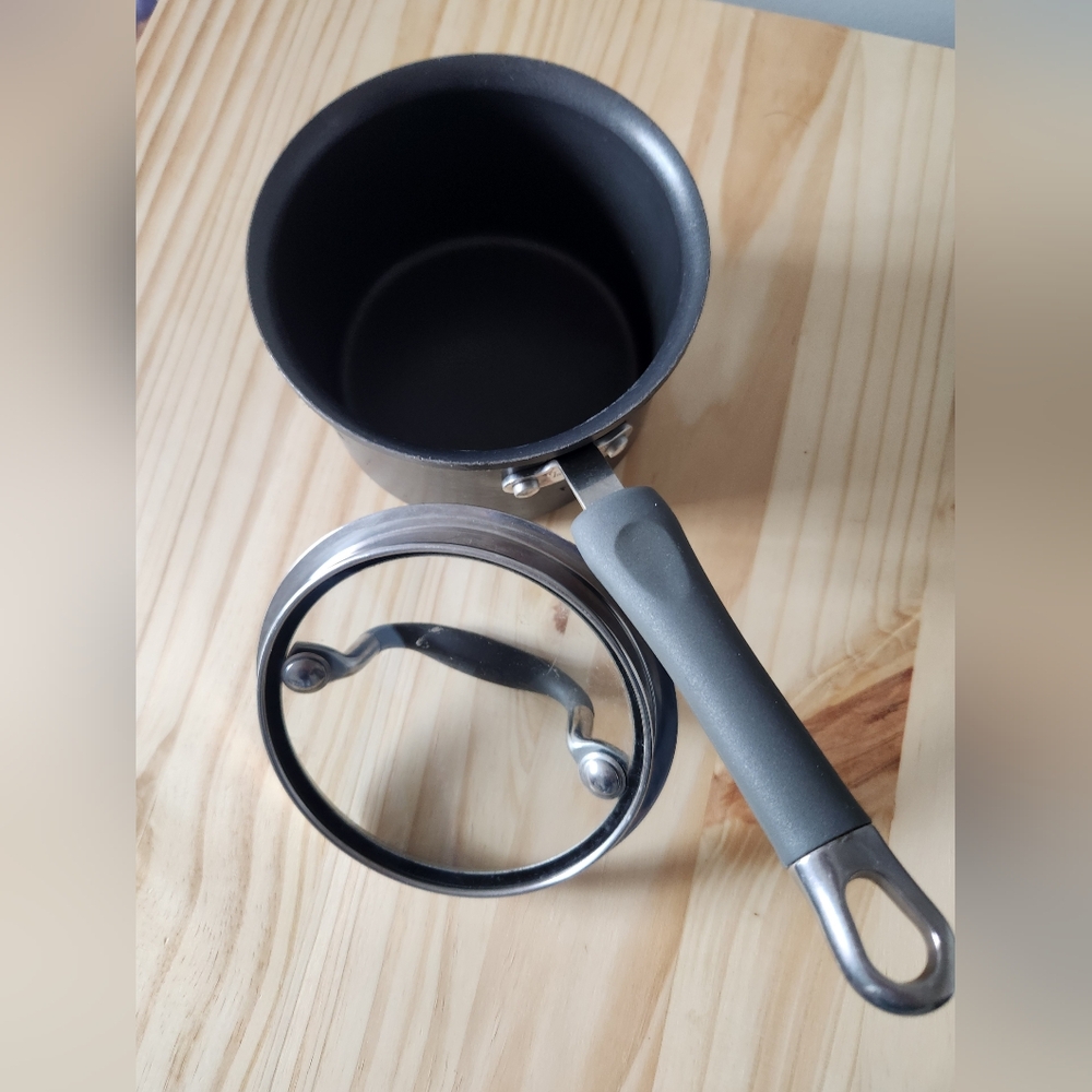 Pampered Chef 1 1/2 QT Nonstick Anodized Professional Saucepan Set